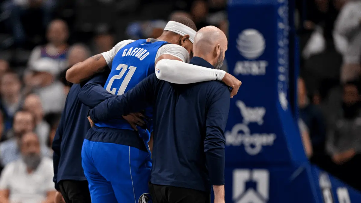 Mavericks' Daniel's Talk has been injured in the knee, the recent blowing Domannic Trade