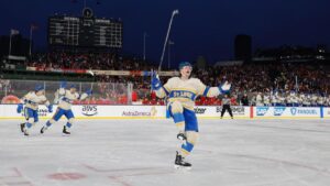 NHL Winter Classic 2025: Blues' defense provides offense in rout of Blackhawks at Wrigley Field