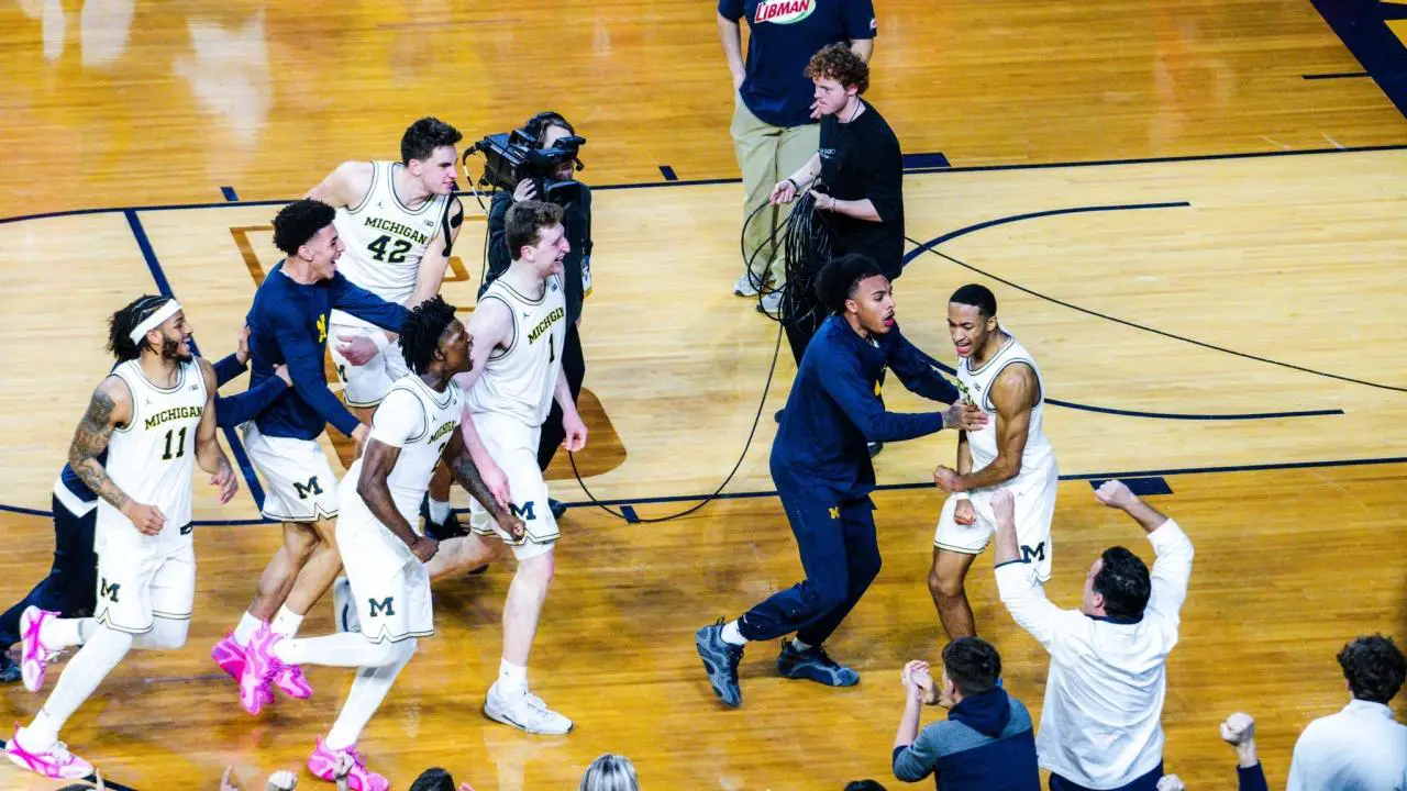 No. 15 Michigan escapes upset vs. Rutgers with deep buzzer-beating 3