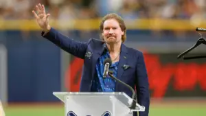 WATCH: Baseball Hall of Famer Wade Boggs rings bell in emotional moment after beating prostate cancer