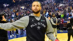 Warriors' Stephen Curry says he'd like more public information on how NBA refs are graded