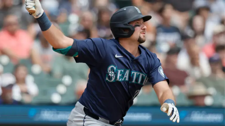 Cal Raleigh contract extension: Mariners locking up star catcher on six-year, $105 million deal, per reports