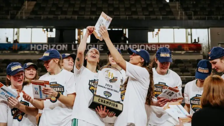 Green Bay carries Horizon League crown, 22-game win streak into NCAA tournament