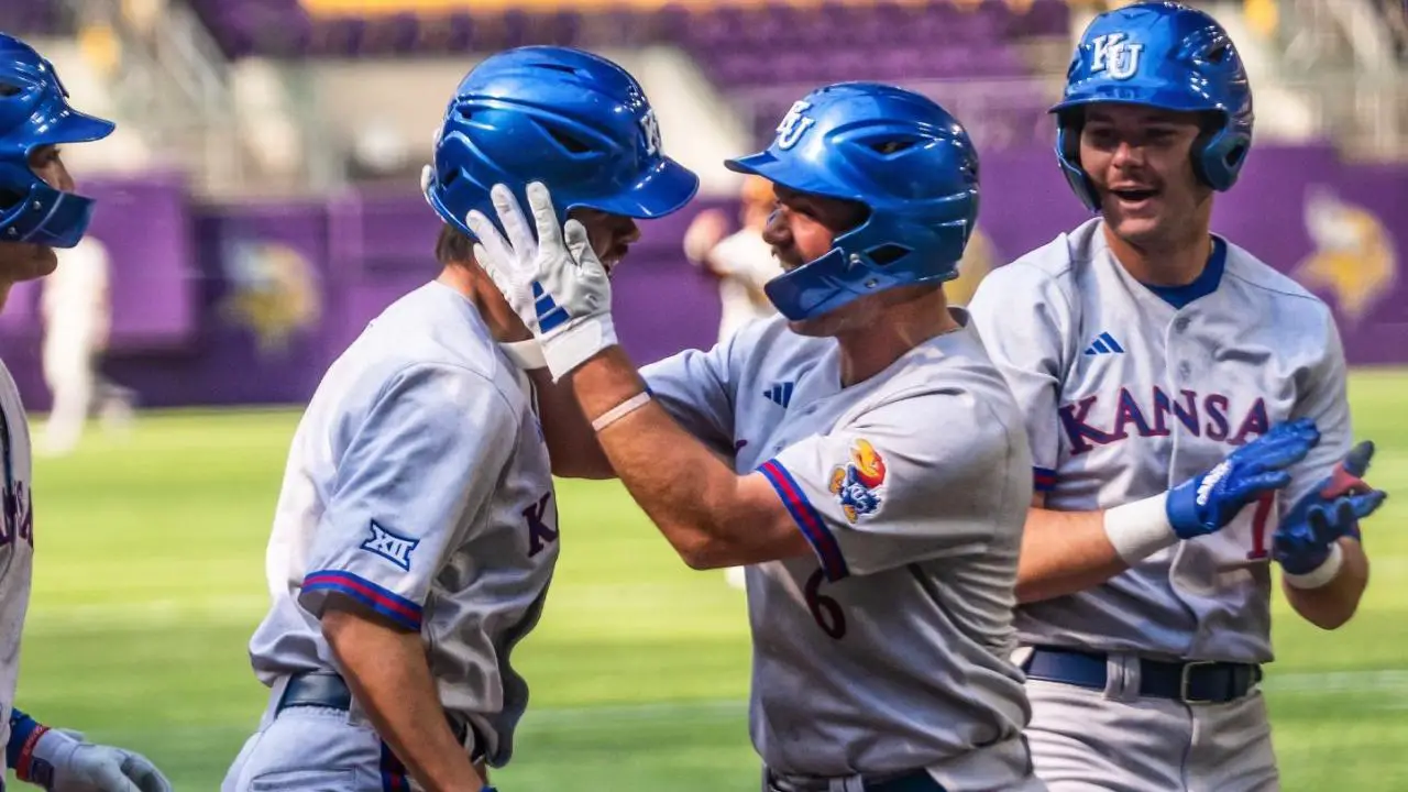 Kansas blasts five-straight home runs vs. Minnesota, ties NCAA DI record