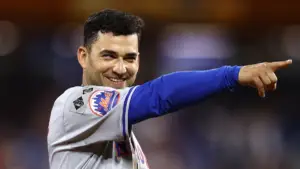 MLB rumors: Jose Iglesias heads west on Padres deal, Mets talk to Royals about Starling Marte trade